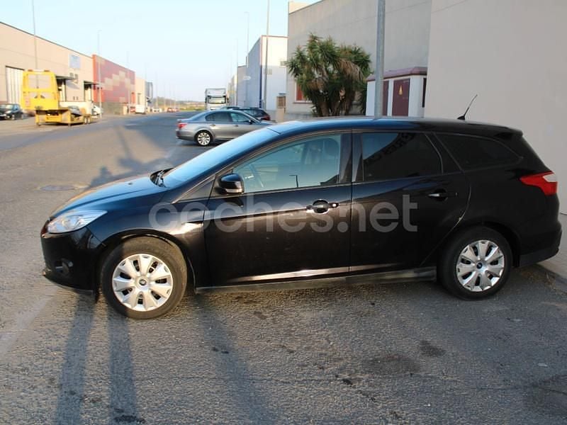 Negro Usado 2014 Ford Focus Trend Familiar | 7600 € (Precio justo) - Imagen 1/4
