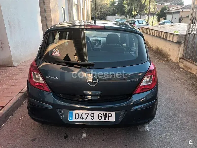 Usado Opel Corsa Selective 75 CV (55 kW) 2010 Azul Utilitario