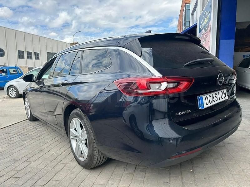 Usado Opel Insignia Selective 136 CV (100 kW) 2017 Negro Familiar
