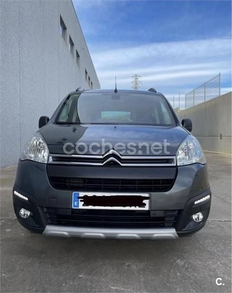 Usado Citroën Berlingo Feel 110 CV (80 kW) 2016 Gris / plata Monovolumen