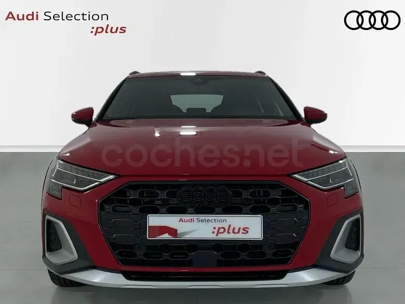 Usado Audi A3 S-Line 150 CV (110 kW) 2025 Rojo Berlina