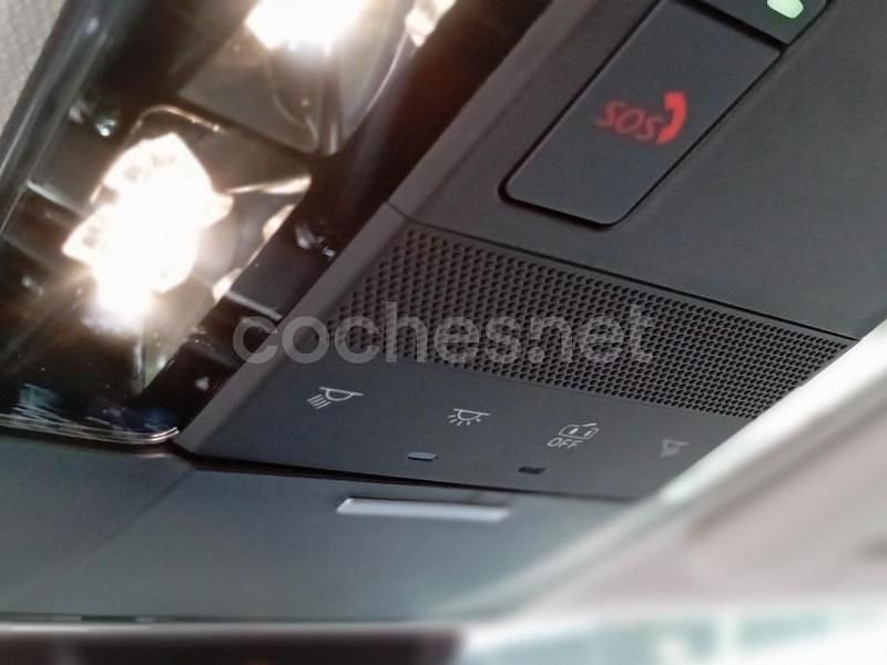 Usado Mitsubishi Outlander P-HEV 306 CV (225 kW) 2025 Rojo SUV