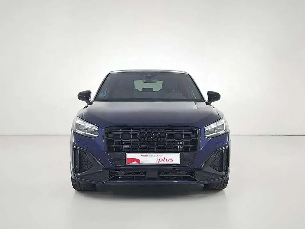 Usado Audi Q2 Black Edition 150 CV (110 kW) 2025 Azul SUV
