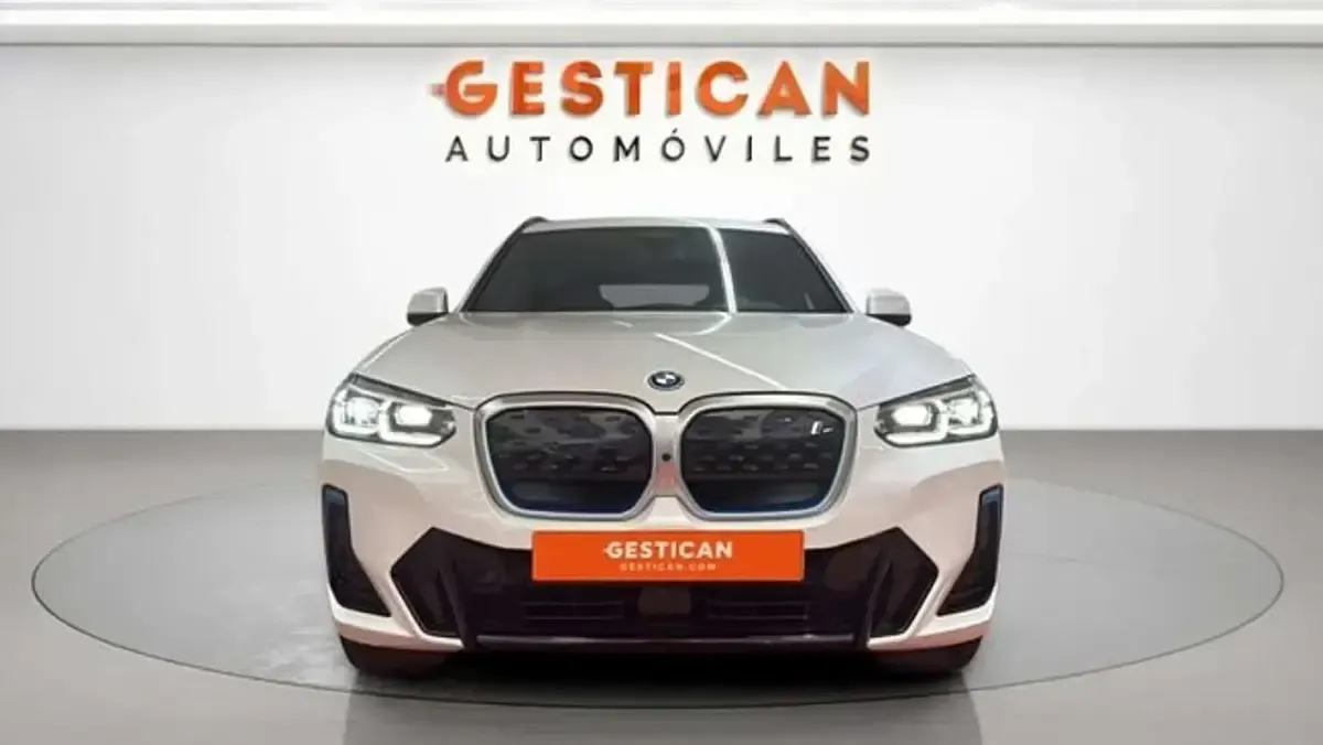 Usado BMW iX3 M Sport 210 kW (286 CV) 2023 Blanco SUV