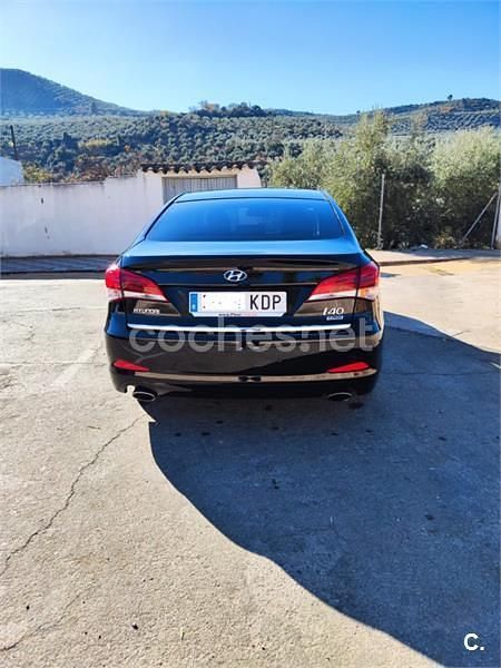Usado Hyundai i40 115 CV (84 kW) 2017 Negro Berlina