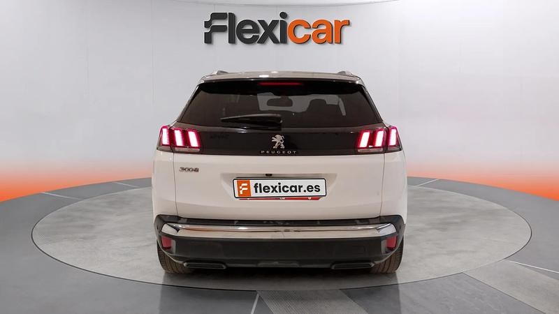 Usado Peugeot 3008 Allure 120 CV (88 kW) 2017 Blanco Monovolumen