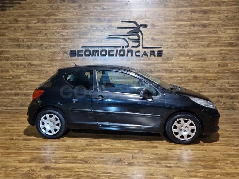 Usado Peugeot 207 70 CV (51 kW) 2007 Negro Berlina