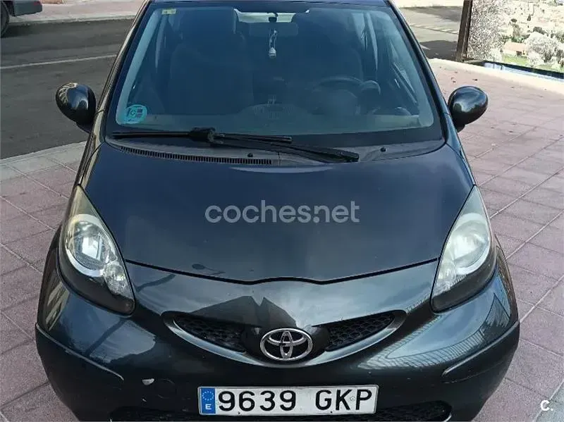 Occasion Toyota Aygo 68 PK (50 kW) 2009 Grijs Hatchback