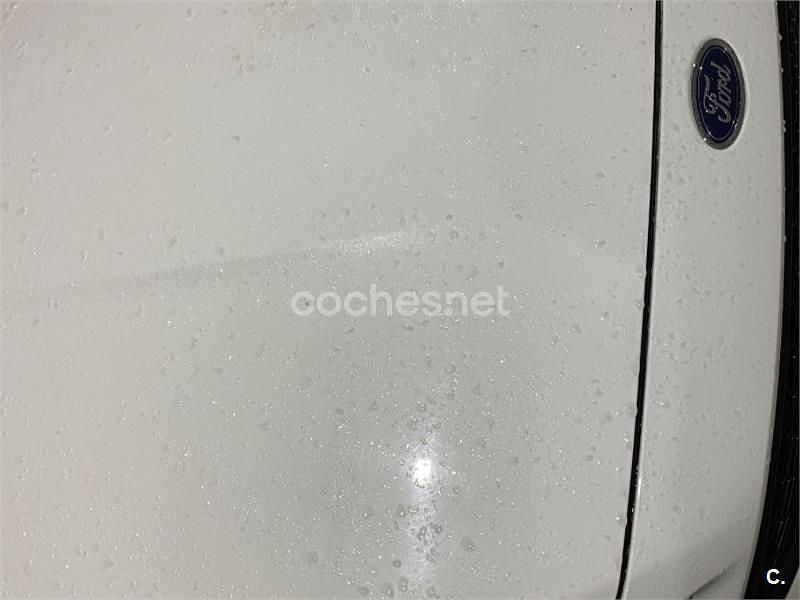 Usado Ford Focus ST-Line 125 CV (91 kW) 2018 Blanco Berlina