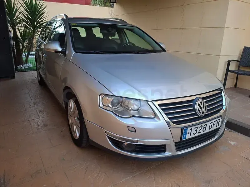 Usado VW Passat Advance 140 CV (102 kW) 2008 Gris / plata Familiar