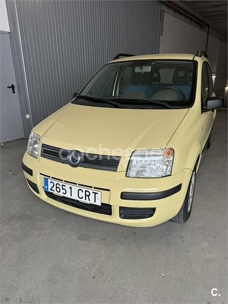 Usado Fiat Panda Dynamic 60 CV (44 kW) 2004 Amarillo Utilitario