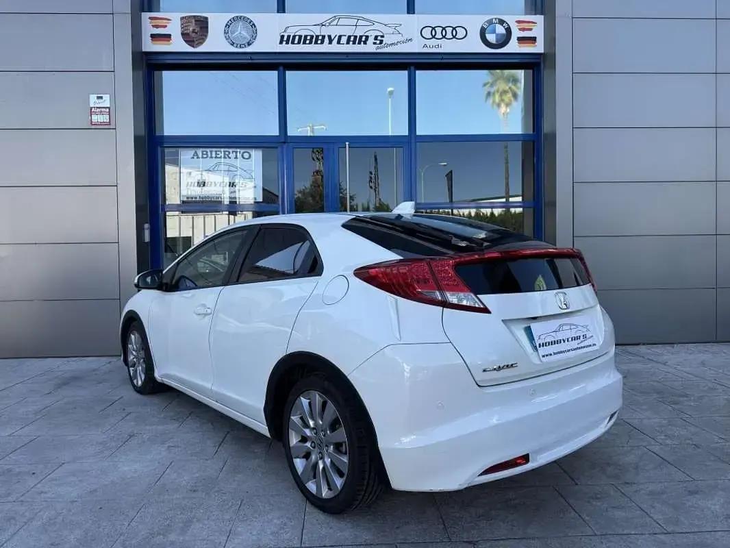 Usado Honda Civic Executive 120 CV (88 kW) 2014 Blanco Utilitario
