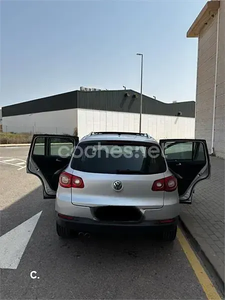 Usado VW Tiguan 140 CV (102 kW) 2009 Gris / plata SUV