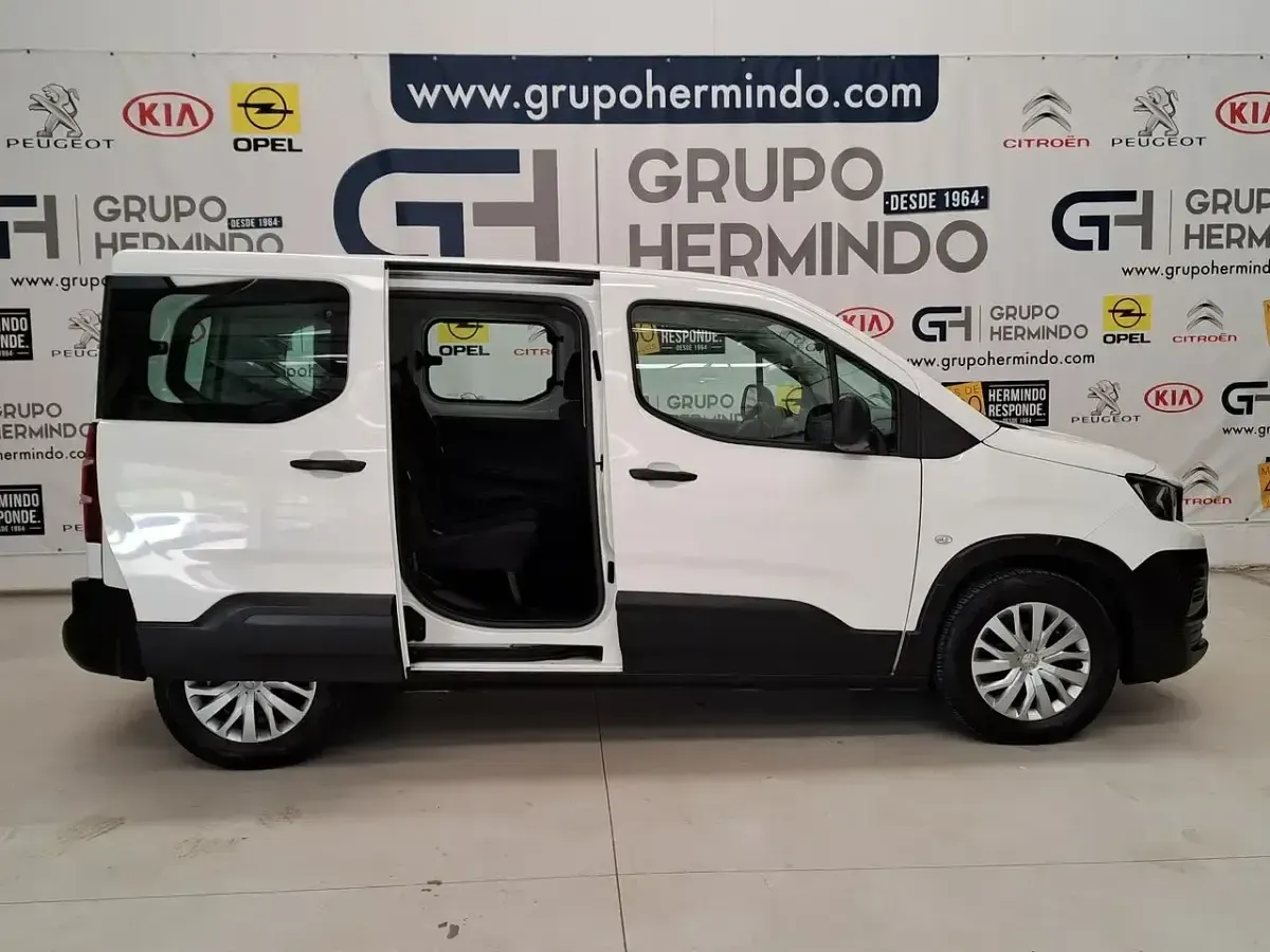 Usado Peugeot Rifter Access 100 CV (73 kW) 2019 Blanco Monovolumen