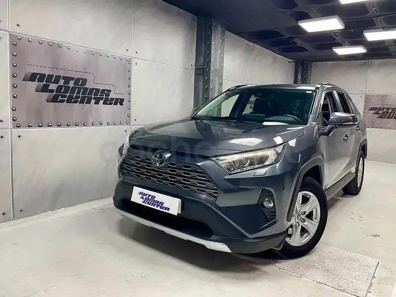 Usado Toyota RAV4 Hybrid Business Edition 218 CV (160 kW) 2020 Gris / plata SUV