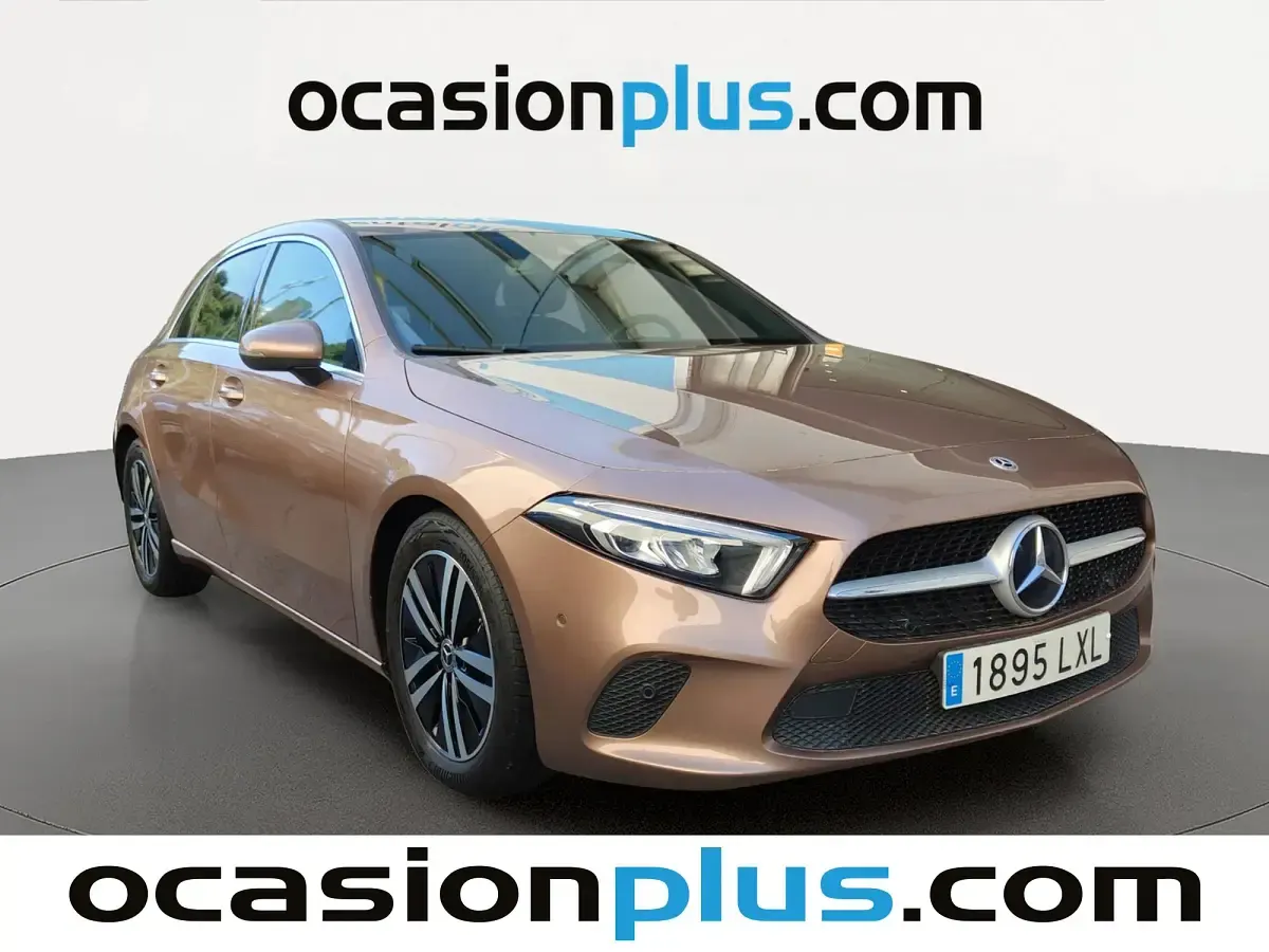 Usado Mercedes A180 136 CV (100 kW) 2022 Oro Utilitario