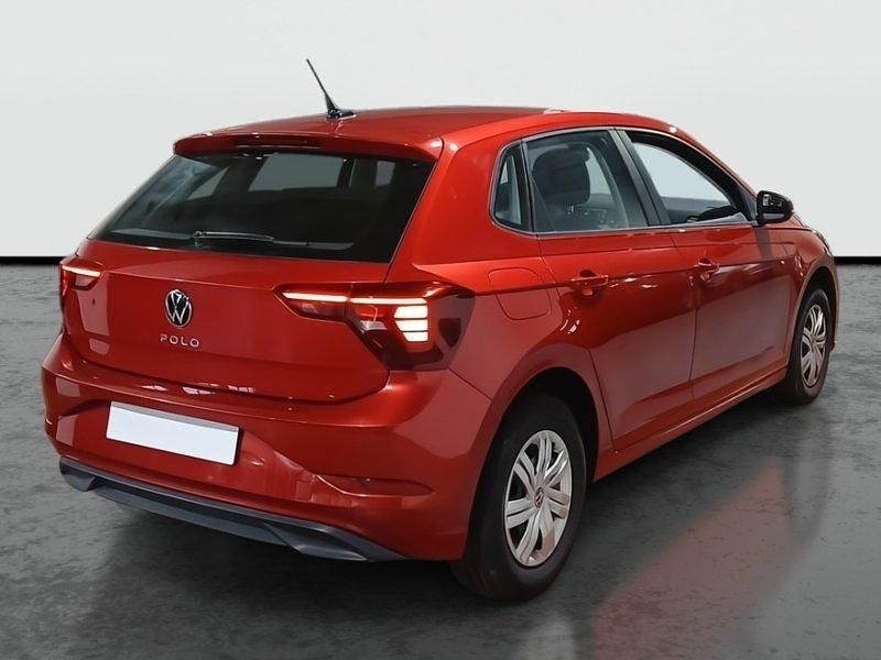 Usado VW Polo Trendline 95 CV (69 kW) 2022 Rojo intenso metalizado