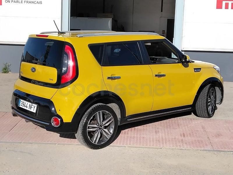 Usado Kia Soul 128 CV (94 kW) 2015 Amarillo SUV