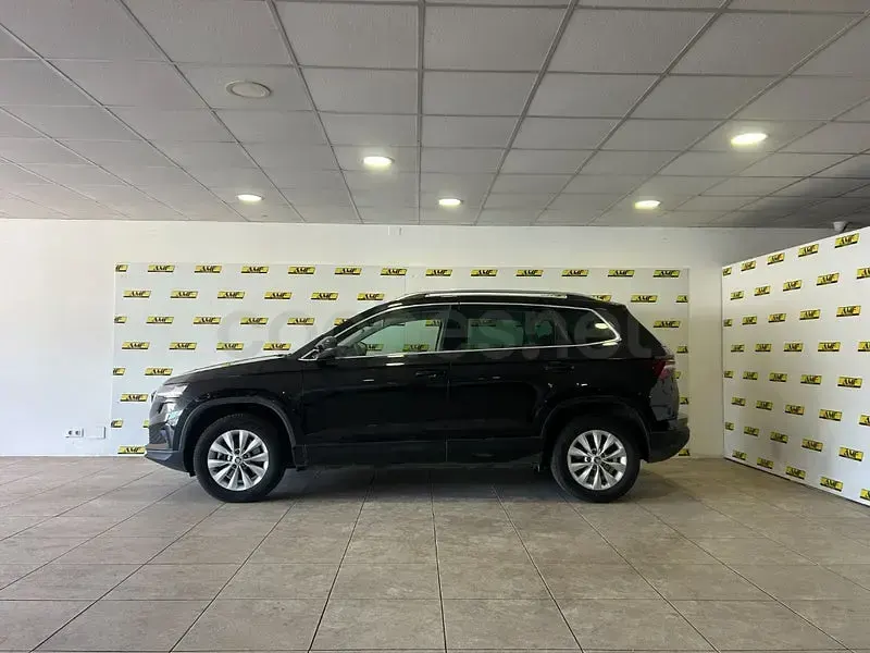 Usado Skoda Karoq Ambition 115 CV (84 kW) 2022 Negro SUV