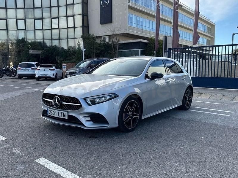 Usado Mercedes A180 116 CV (85 kW) 2021 Gris / plata Berlina