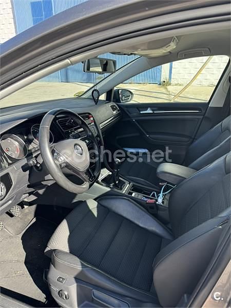 Usado VW Golf VII Advance 150 HP (110 kW) 2014 Cinzento Sedan