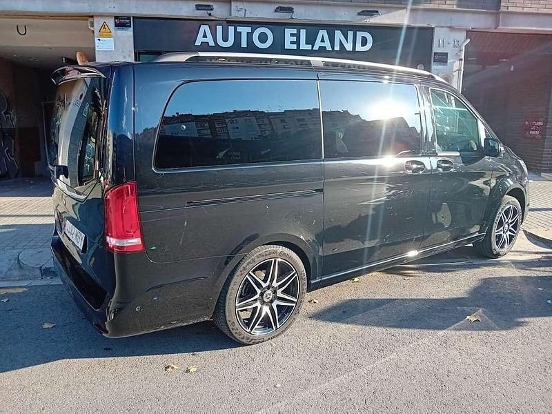 Negro Usado 2022 Mercedes V220 AMG Monovolumen | 74.900 € - Imagen 1/4