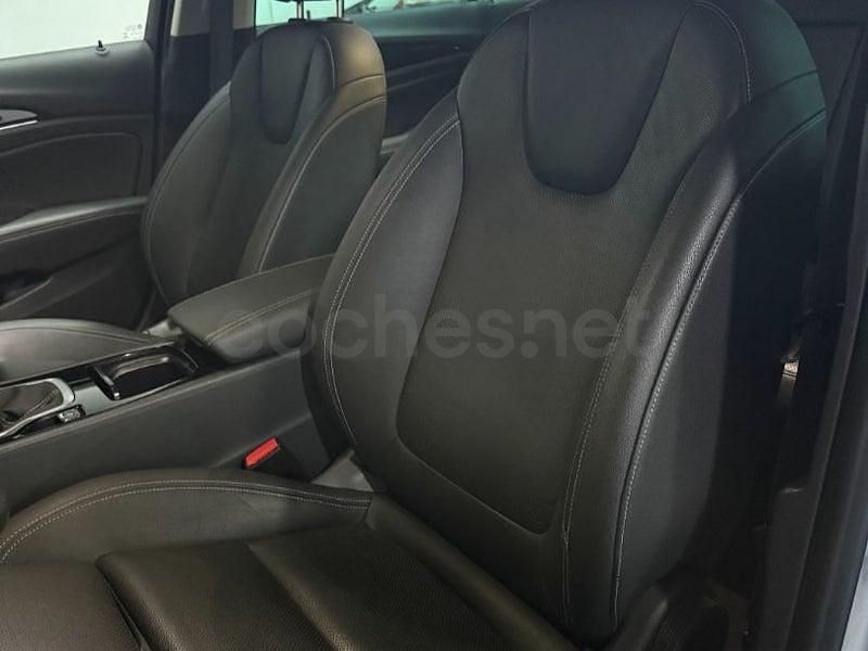 Usado Opel Insignia Innovation 136 CV (100 kW) 2020 Gris / plata Berlina