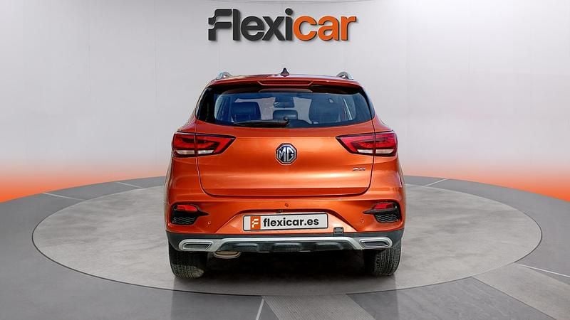Usado MG ZS Luxury 106 CV (77 kW) 2023 Naranja SUV
