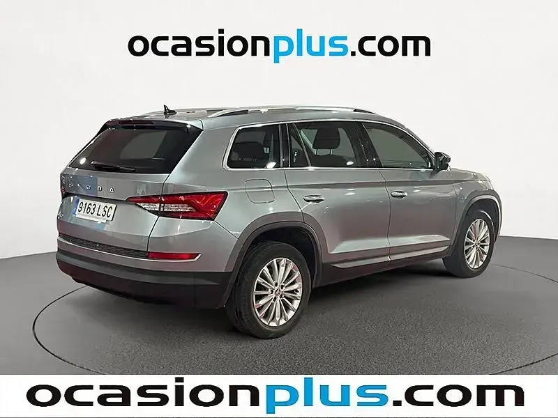 Usado Skoda Kodiaq Ambition 150 CV (110 kW) 2021 Gris SUV