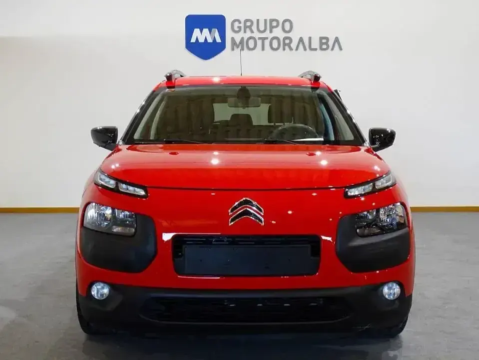 Usado Citroën C4 Feel 82 HP (60 kW) 2016 Vermelho Sedan