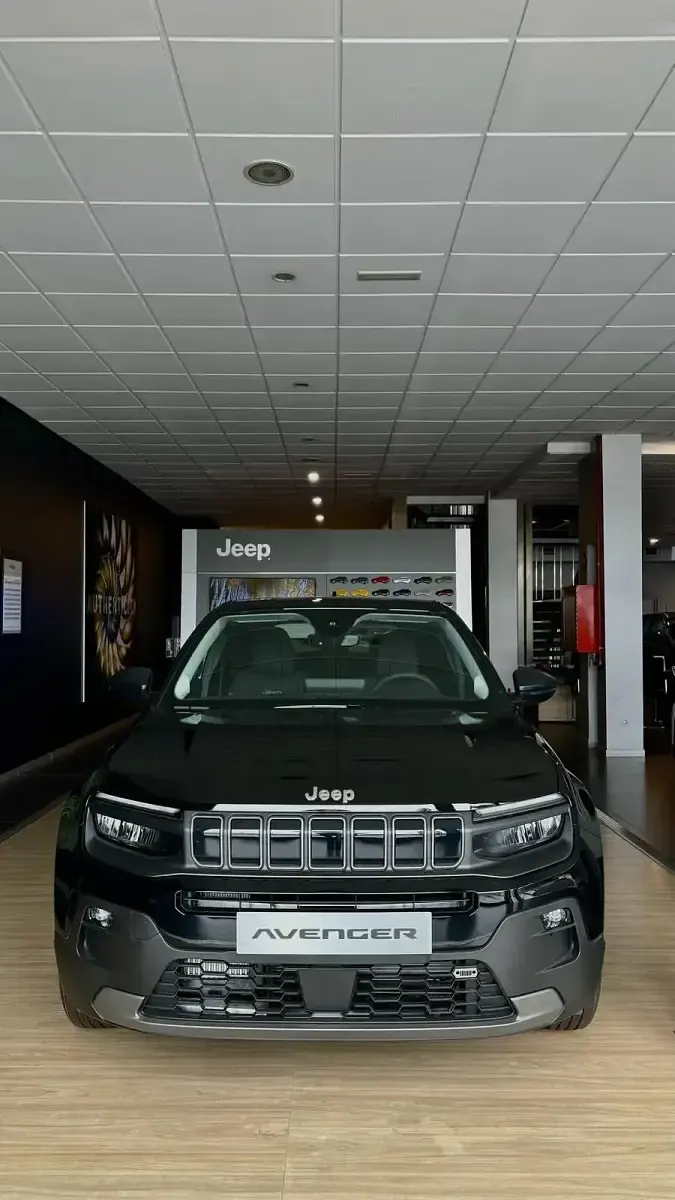 Usado Jeep Avenger Longitude 100 CV (73 kW) 2023 Negro SUV