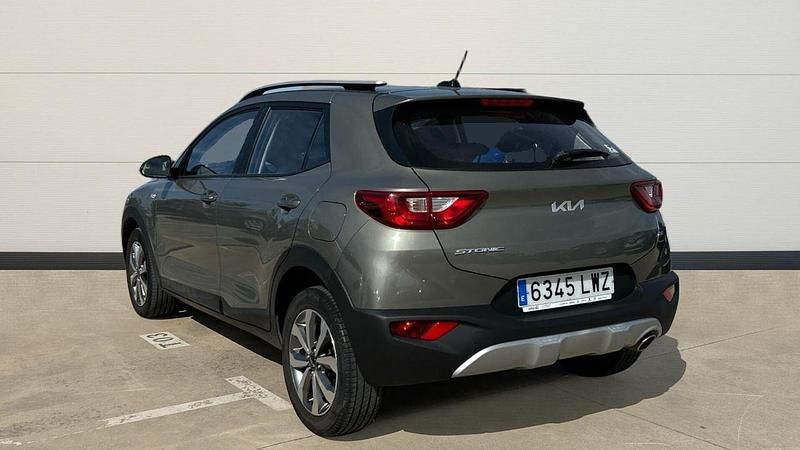 Usado Kia Stonic 84 CV (61 kW) 2022 Gris SUV