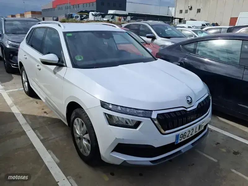 Usado Skoda Kamiq 95 CV (69 kW) 2022 Blanco SUV