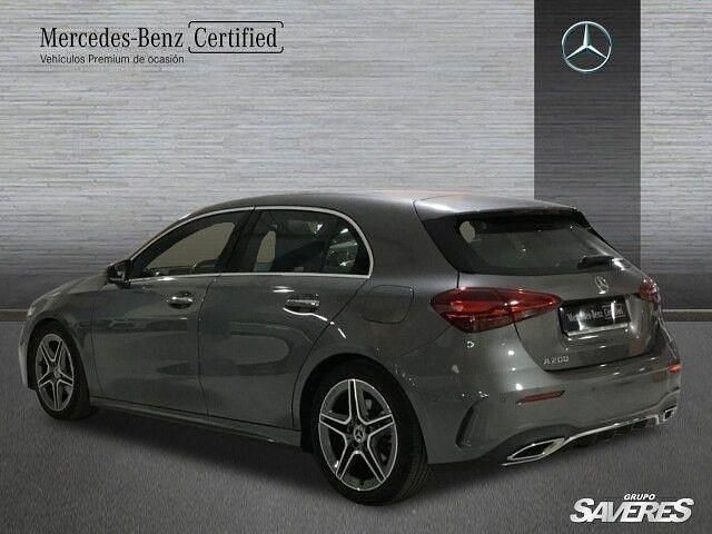 Usado Mercedes A200 AMG line 163 CV (119 kW) 2023 Gris montaña Utilitario