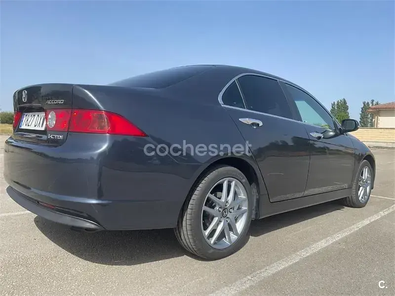 Usado Honda Accord Sport 140 CV (102 kW) 2006 Negro Berlina