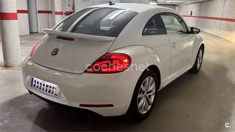 Usado VW Beetle Design 105 CV (77 kW) 2013 Blanco Utilitario