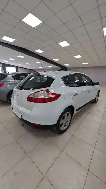 Usado Renault Mégane III Dynamique 106 CV (77 kW) 2009 Blanco Utilitario
