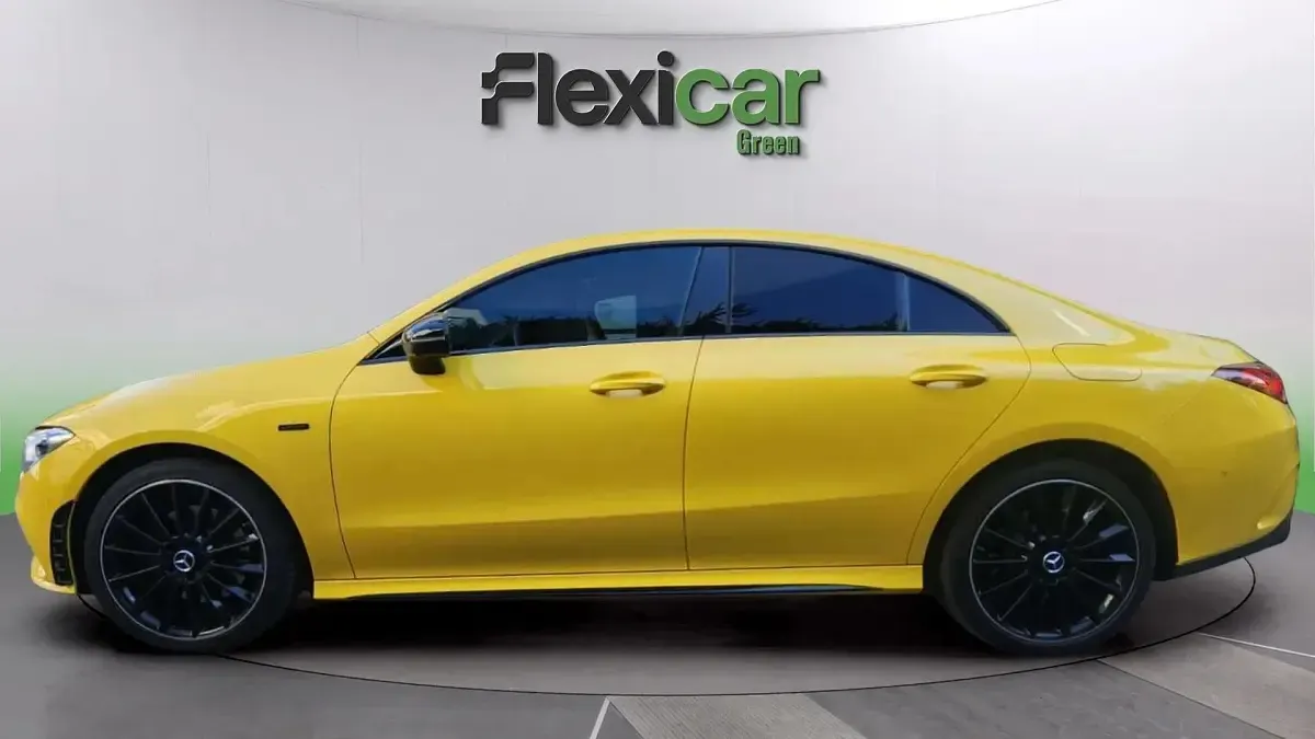 Usado Mercedes CLA250e 218 CV (160 kW) 2021 Amarillo Berlina