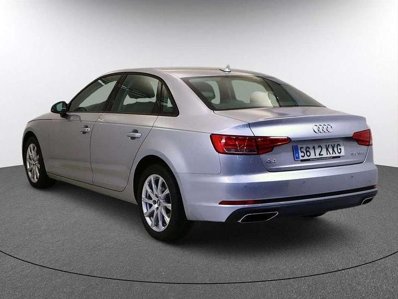 Usado Audi A4 Advanced Plus 150 CV (110 kW) 2019 Plateado Berlina