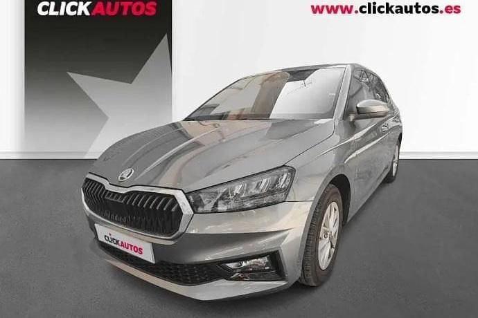 Usado Skoda Fabia Selection 95 CV (69 kW) 2025 Blanco Utilitario