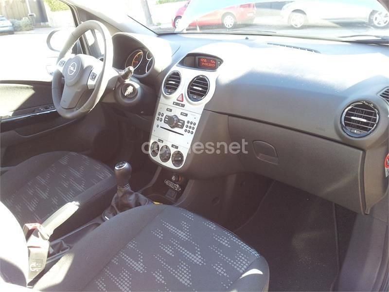 Usado Opel Corsa Selective 75 CV (55 kW) 2013 Gris / plata Utilitario