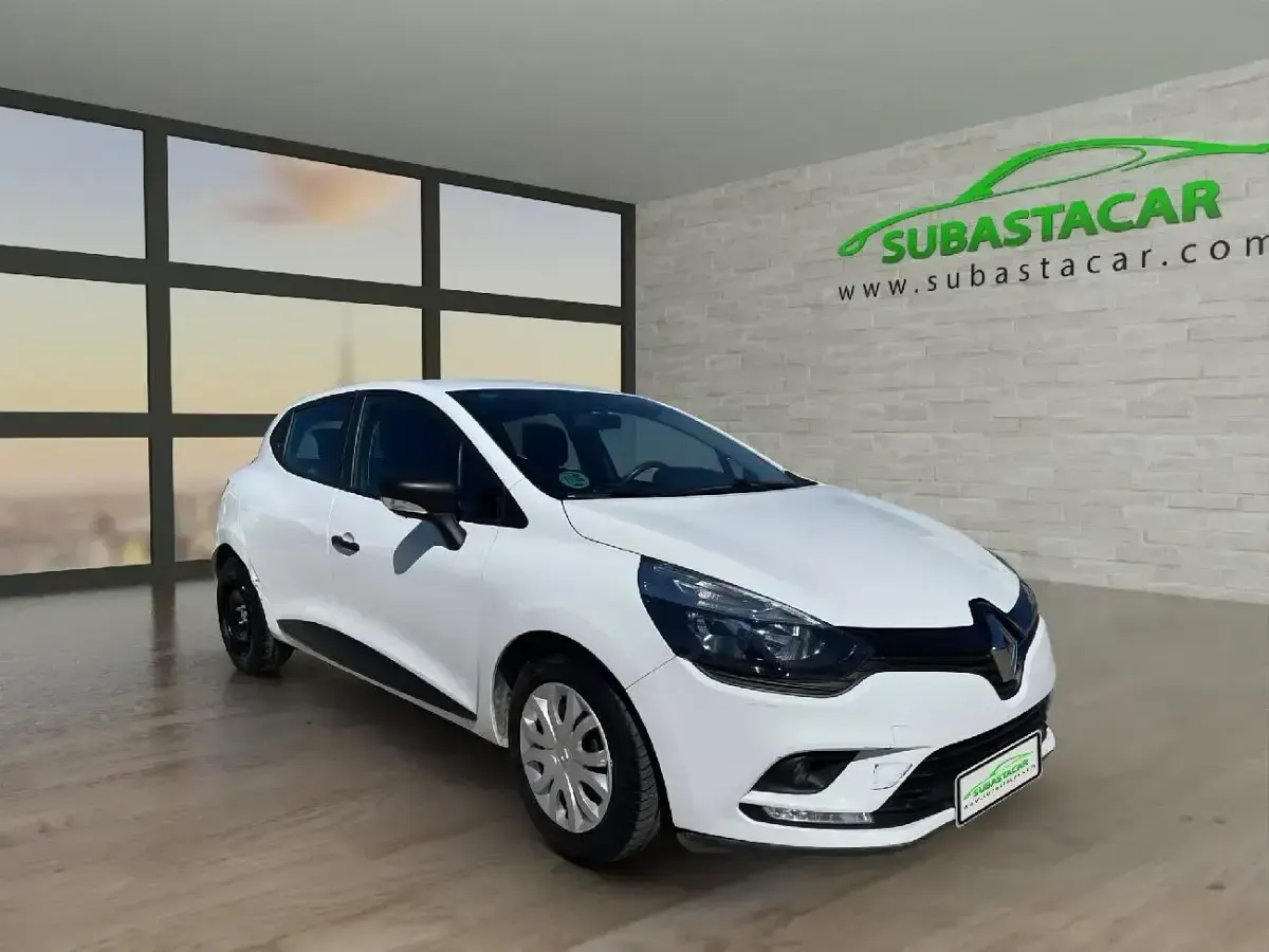 Usado Renault Clio Business 75 CV (55 kW) 2018 Blanco Utilitario