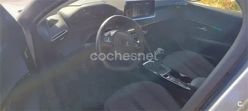 Usado Peugeot 208 Style 100 CV (73 kW) 2022 Gris / plata Utilitario