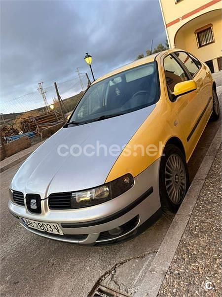 Amarillo Usado 2000 Seat Leon Sport Berlina | 2300 € (Precio justo) - Imagen 1/4