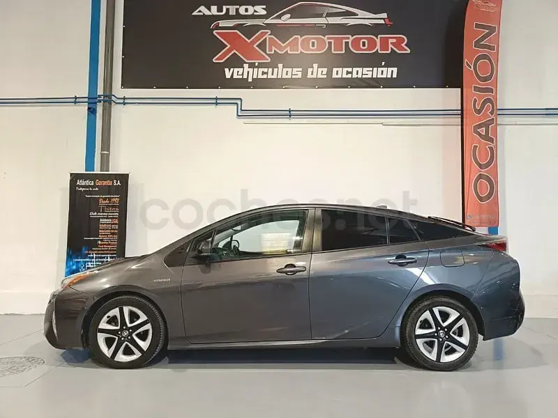 Usado Toyota Prius 122 CV (89 kW) 2017 Gris / plata Berlina