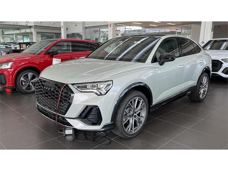 Gris Nuevo 2025 Audi Q3 SUV | 45.293 € - Imagen 1/4