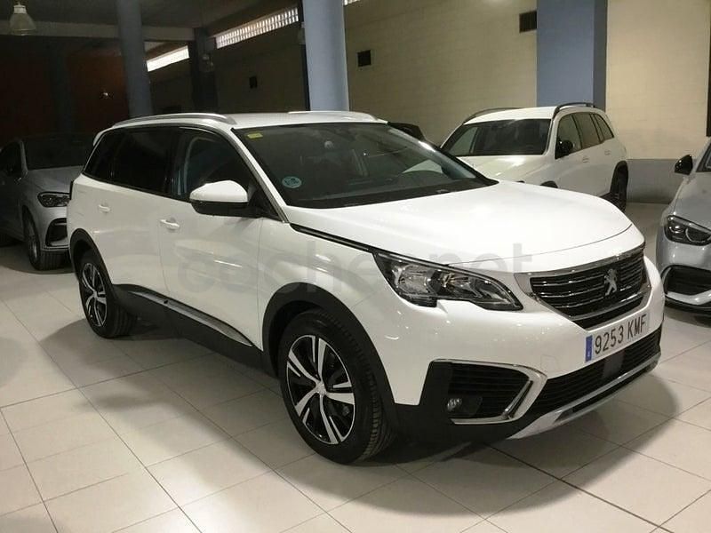 Usado Peugeot 5008 Allure 130 CV (95 kW) 2018 Blanco SUV