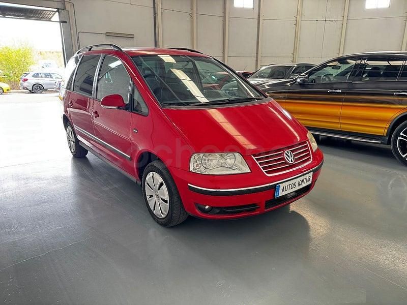Usado VW Sharan Comfortline 115 CV (84 kW) 2005 Rojo Monovolumen
