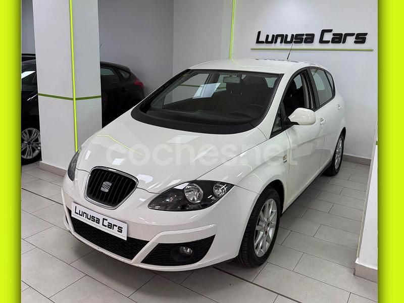 Blanco Usado 2010 Seat Altea Style Monovolumen | 6490 € (Precio justo) - Imagen 1/4