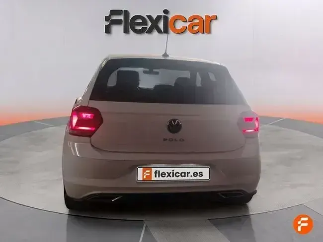 Usado VW Polo Life 95 CV (69 kW) 2021 Blanco Utilitario